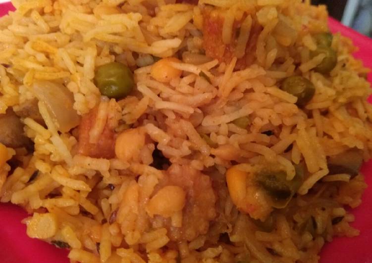 Steps to Make Perfect Mixed veg pulao in electric Rice Cooker