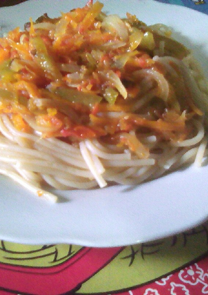 Una foto de Espaguetis con vegetales