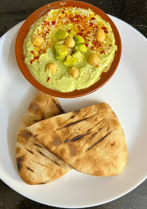 A picture of Healthy Avocado 🥑 Hummus With Pita Bread 🫓.
