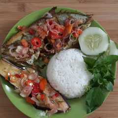 รูปของ Ikan Goreng Sambal Matah