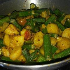 A picture of Bhindi aloo fry.