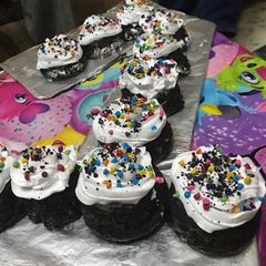A picture of Chocolate cupcake.