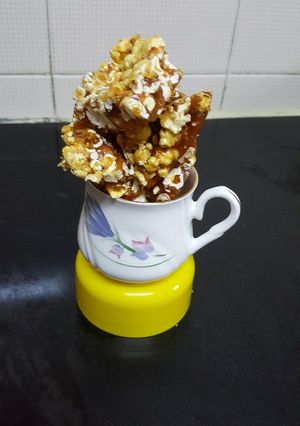 A picture of Caramel popcorn bars.