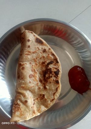 आलू की रोटी (aloo ki roti recipe in Hindi) रेसिपी मुख्य फोटो