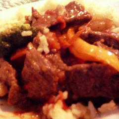 A picture of sunshines pepper steak.