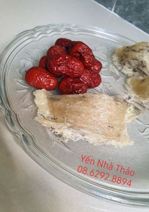 Hình của món Bí quyết chưng yến với táo đỏ đậm vị.