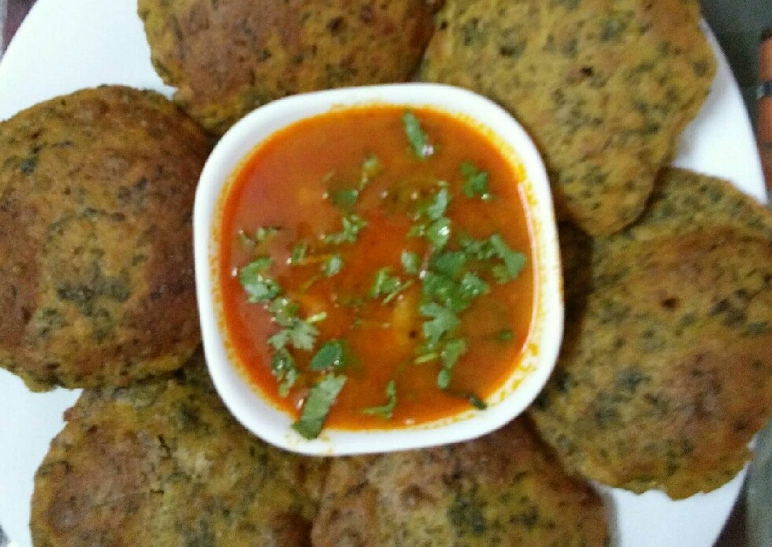 Kasturi Methi Masala Puri With Potato Curry Recipe by Sarika