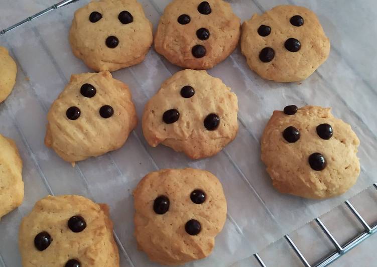 Chocolate chip vanilla cookies