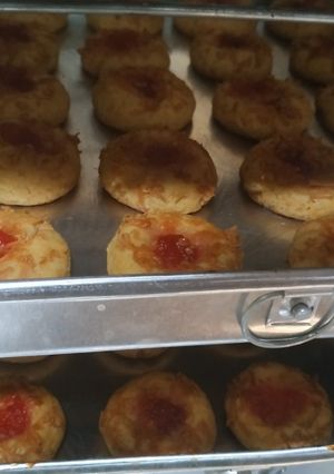 Foto resep Tumbprint Strobery Cheese cookies
