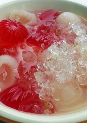 A picture of Jello Fruit Punch.