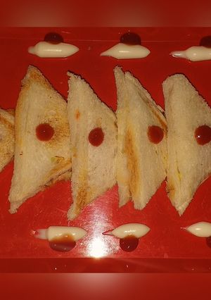 A picture of Vegetable chees mayo sandwich.