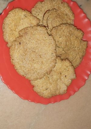 मठरी(मैदा आटा सूजी) (Mathari Recipe In Hindi) रेसिपी मुख्य फोटो