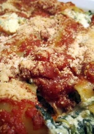 A picture of Spinach & Cheese Manicotti.
