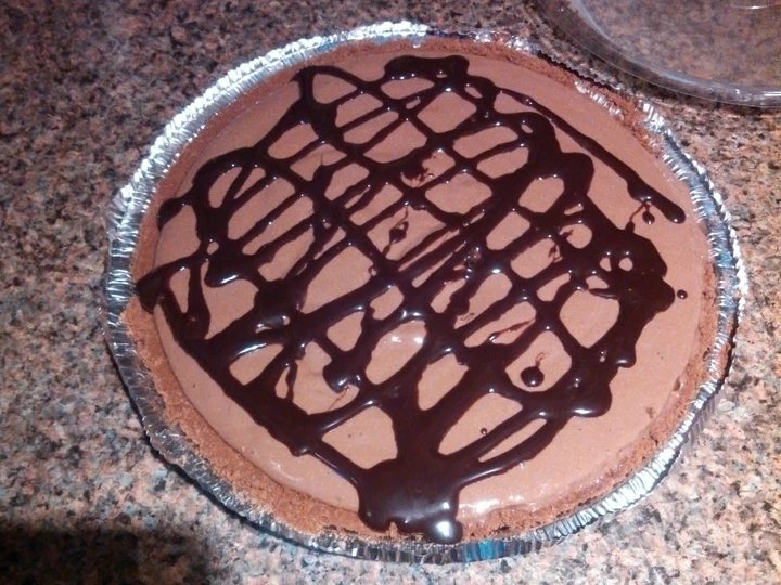 Easy Steps to Prepare Chocolate Turtle Cheese Cake the Can Spoil the Tongue Makes you drool