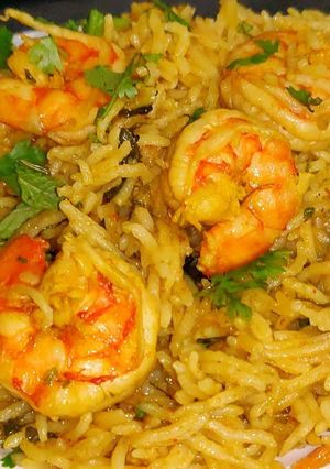 A picture of Prawns pulao in pressure cooker in 15 minutes.