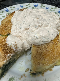 Una foto de 553. Corona de hojaldre de espinacas con salsa de atún (principal verdura)