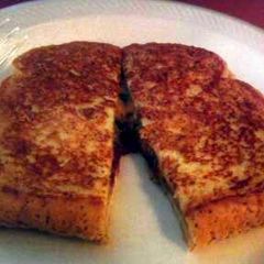 A picture of Peanutbutter and Jelly French Toast.