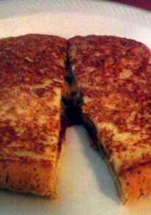 A picture of Peanutbutter and Jelly French Toast.