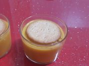 Una foto de postre de mango