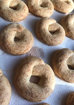 Una foto de Rollitos de huevo (rotllets d'ou). Receta tradicional