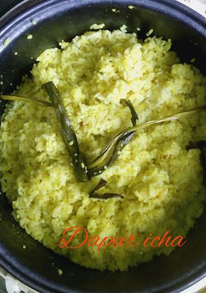Foto resep Nasi kuning rice coocker simple enak.