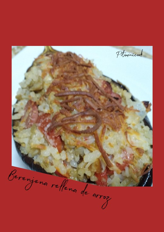 Una foto de Berenjena rellena de arroz
