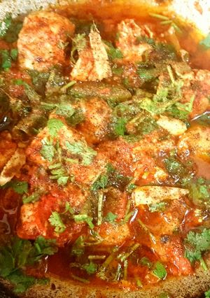 A picture of Spicy Chicken Karhai/ Spicy Chicken Curry in a Wok😋.