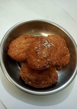 ठेकुआ (Thekua recipe in Hindi) रेसिपी मुख्य फोटो