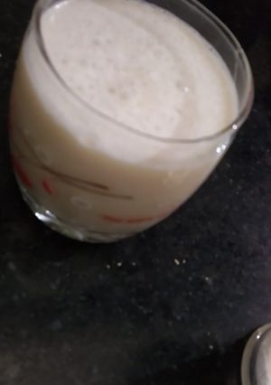 ચીકુ શેક (Chikoo Shake Recipe In Gujarati) રેસીપી મુખ્ય ફોટો