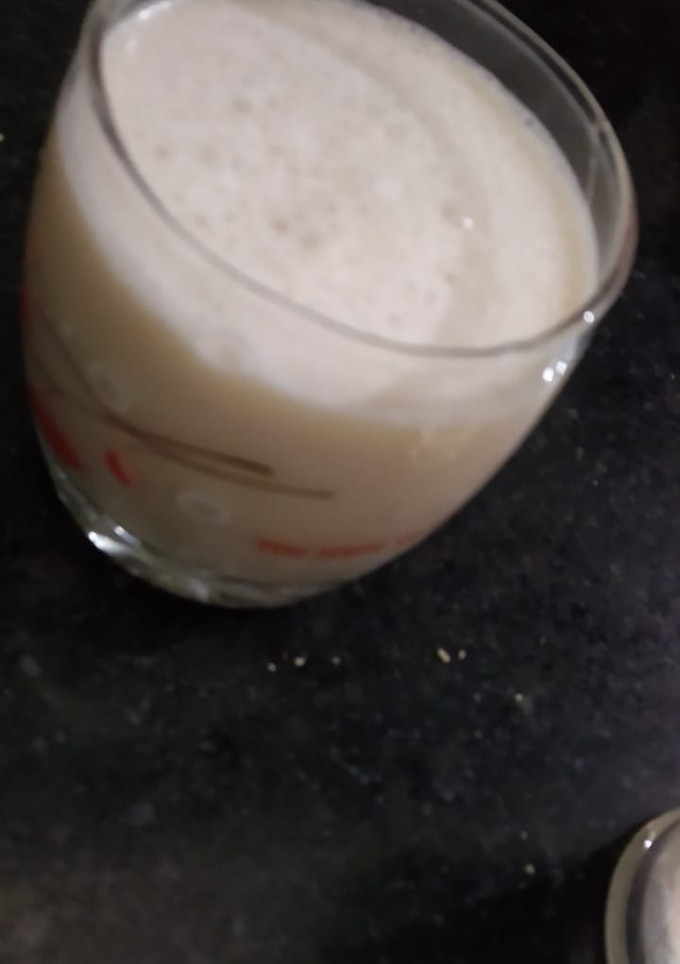 ચીકુ શેક (Chikoo Shake Recipe In Gujarati) રેસીપી મુખ્ય ફોટો