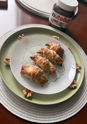 Una foto de Mini Croissant de Nutella y nueces 🥐