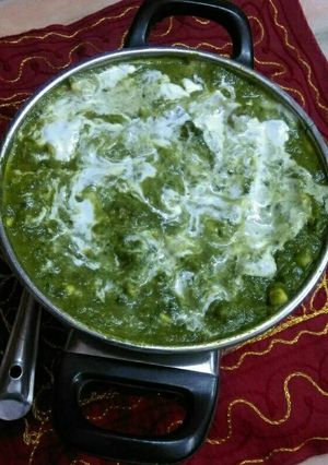 A picture of Creamy Paalak Paneer.