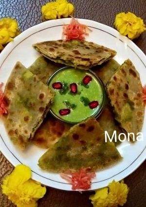 आलू बथुआ पराठा रेसिपी (Aloo Bathua Parantha Recipe in Hindi) रेसिपी मुख्य फोटो