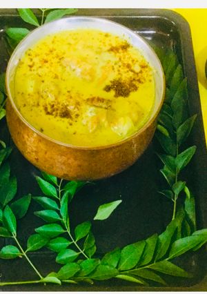A picture of Punjabi Kadhi Pakoda.