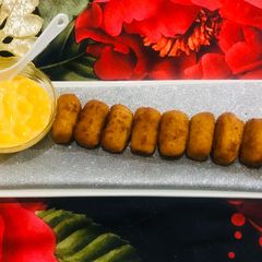 A picture of Crispy cheesy crocklets.