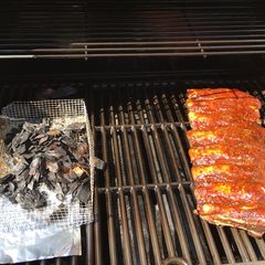 A picture of Smoked beef ribs on a gas bbq🇨🇦.