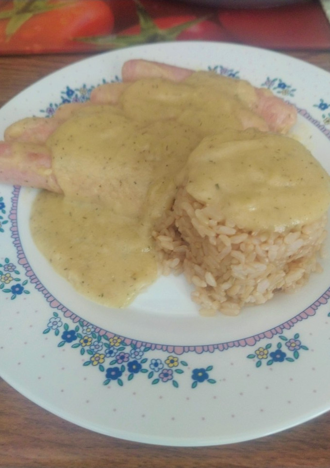 Una foto de Longanizas de pollo en salsa
