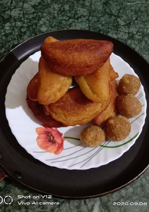 ভাজা পুলি (bhaaja puli recipe in Bengali) রেসিপির প্রধান ছবি