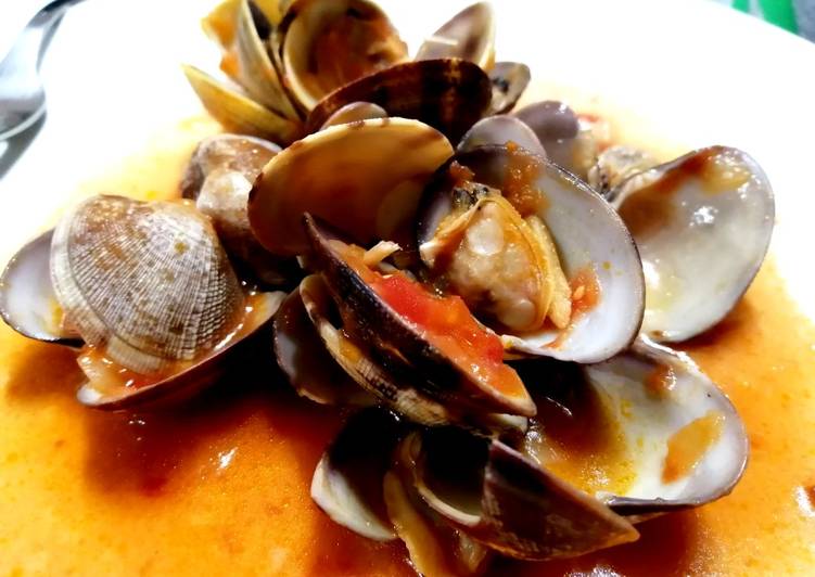 Almejas a la marinera