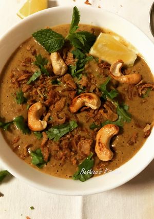 A picture of Chicken Haleem - Hyderabadi Style).