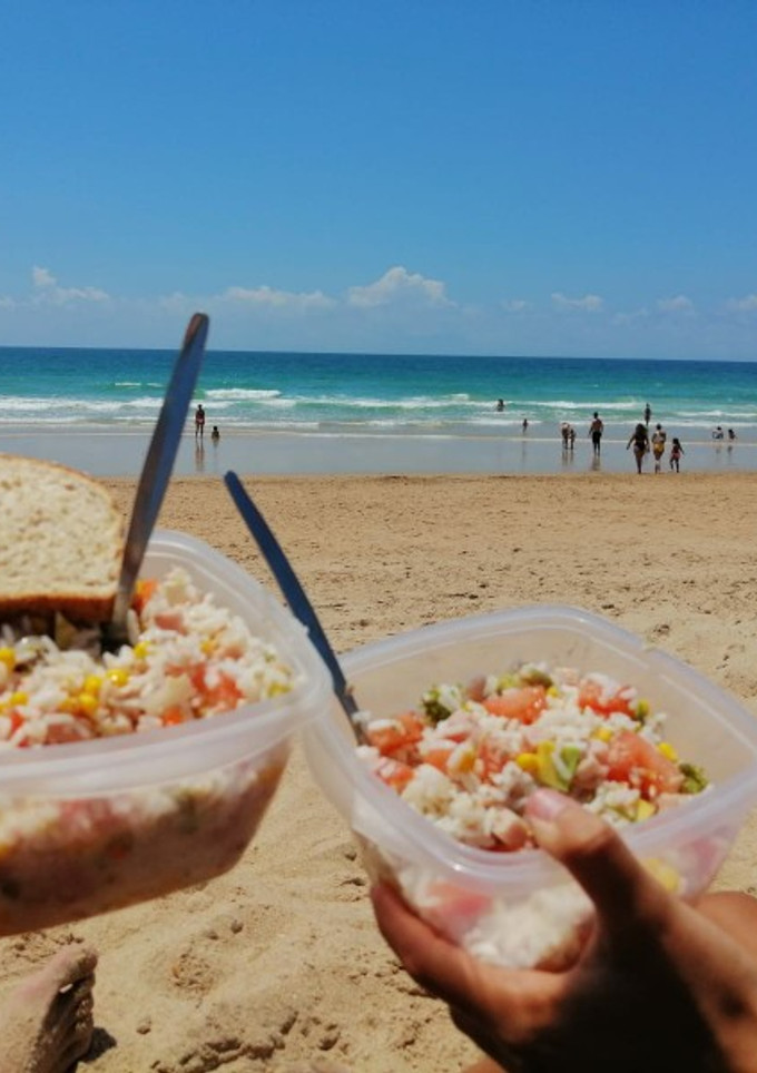 Una foto de Ensalada de arroz fría con verduritas
