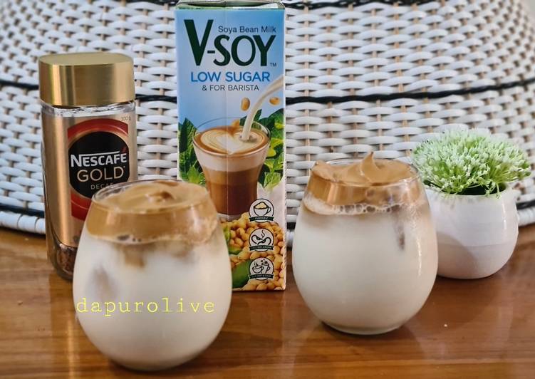 Langkah Mudah untuk Menyiapkan Dalgona Coffee with Soya Milk yang Enak