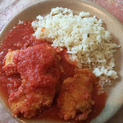 Tortitas de pollo en salsa de tomates Receta de María Carmen - Cookpad