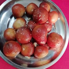 A picture of Gulab jamun.