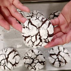 A picture of Simple chocolate crinkles.