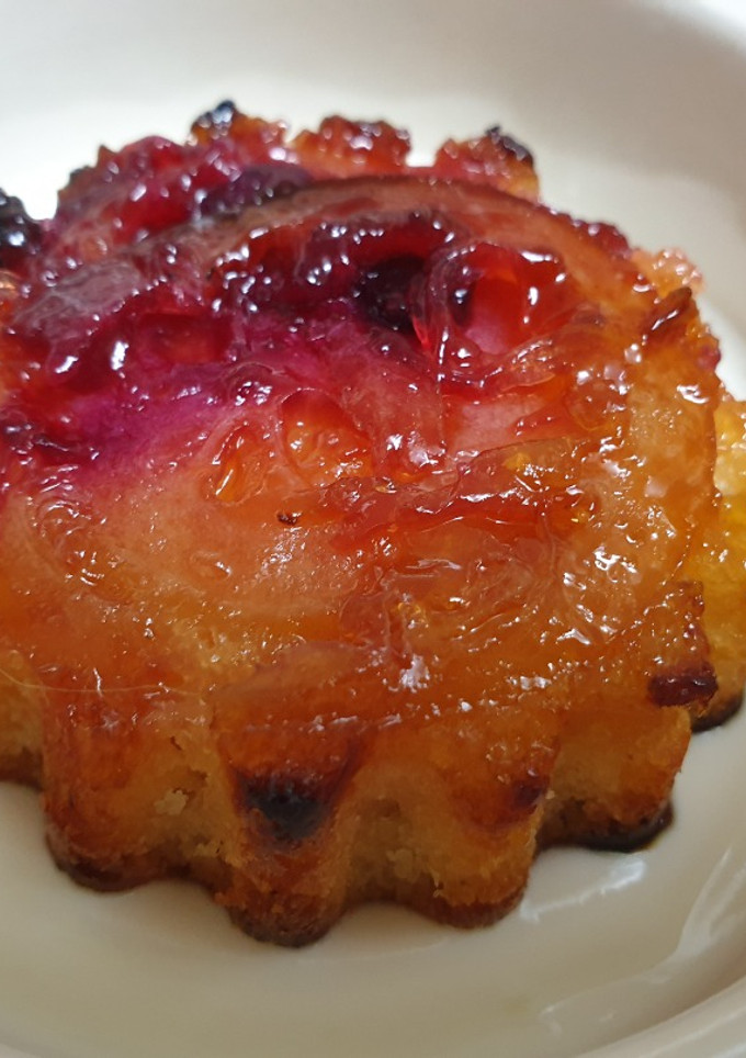 Una foto de Pastelitos de limón con arándanos