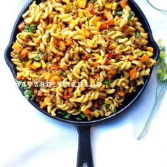A picture of Minced meat pasta.