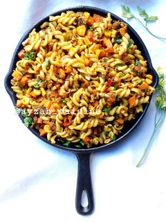 A picture of Minced meat pasta.