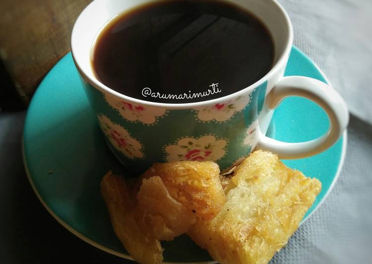  Resep  Singkong goreng empuk merekah  oleh dyah arum 