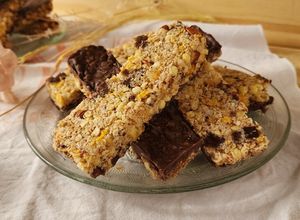 Una foto de 🏃🏻🏋🏼‍♀️ Barritas de cereal con almendras, coco y chocolate 🏋🏃🏼‍♀️‍➡️ sin horno!!
